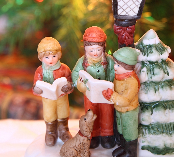 Advent in Riehen - Feierliche Einschaltung der Weihnachtsbeleuchtung im Rauracher Zentrum